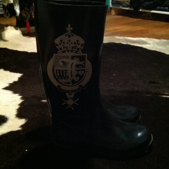 Juicy couture black rain boots