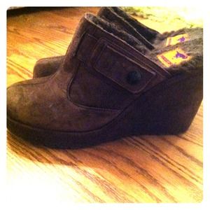 Rocket dog barely used wedge clogs size 9 fits 8.5