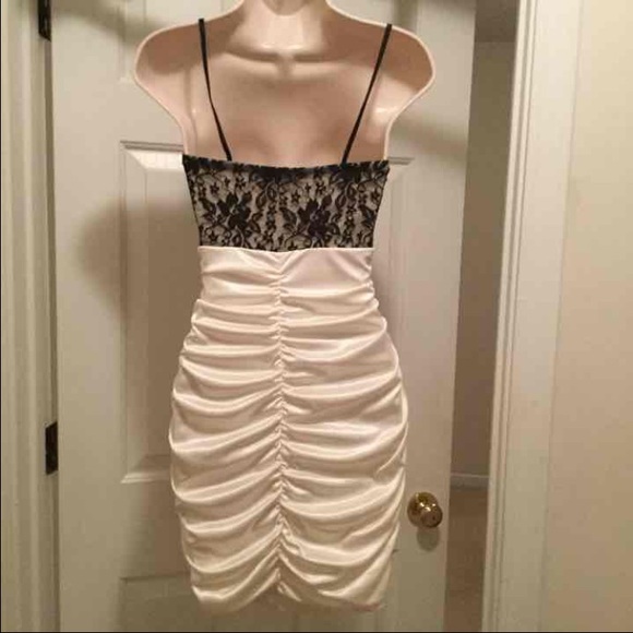 Formal dress ✂✂✂ REDUCED - Picture 3 of 3