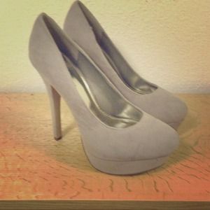 Taupe Styluxe Platform Heels, Size 9