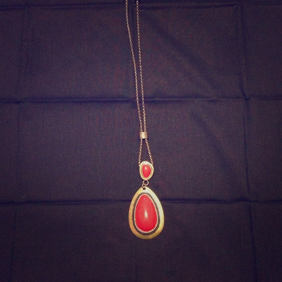 💕Vintage brick red and brass necklace💕