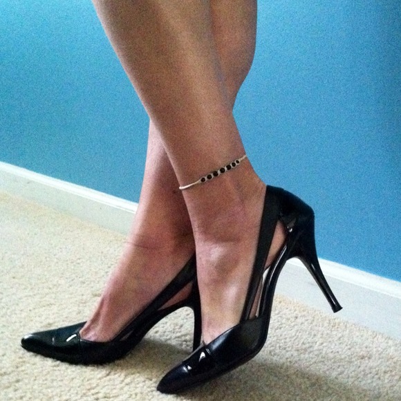 Size 9, Maripe blk leather heels, worn once.