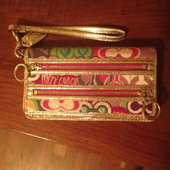 TRADED!!! Authentic Coach Poppy Wristlet/Wallet