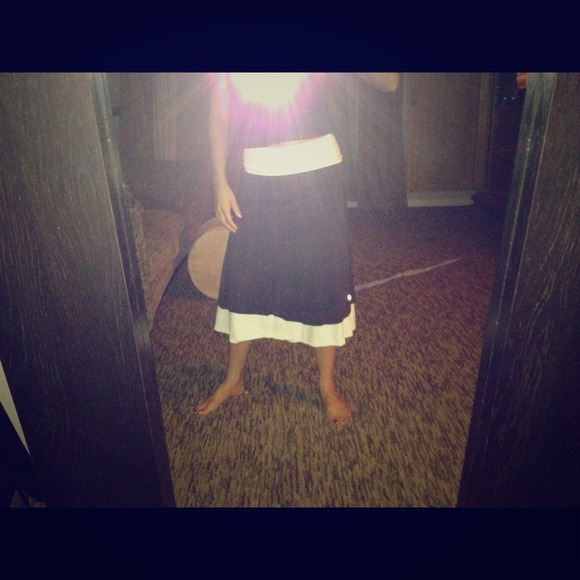 lululemon athletica Dresses & Skirts - Lululemon Reversible black & white skirt .