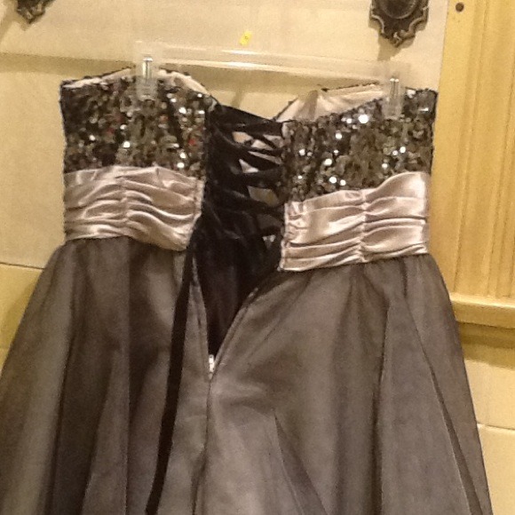 Black and grey homecoming dress - Picture 2 of 3