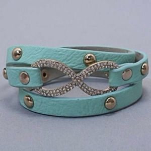 📌SALE📌Pastel Leather wrapped in crystal