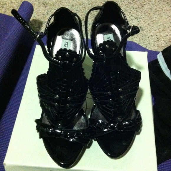 Steve Madden black heels