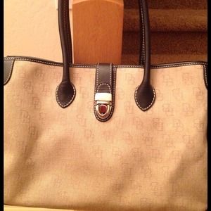 Authenic Dooney and Bourke Handbag Tote