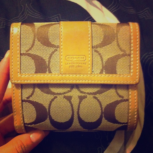 Coach Clutches & Wallets - 🎉REDUCED(x2)FROM 80🎉Authentic Coach wallet