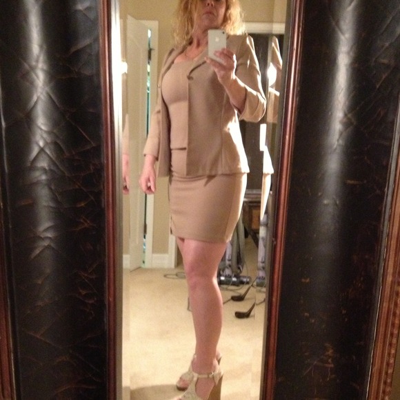 3 Piece skirt suit 😘💋$10💋😊SOLD IN BUNDLE
