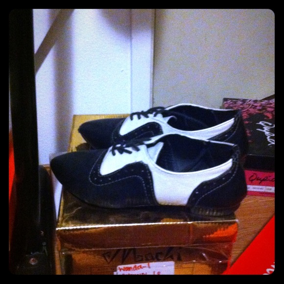 💢SOLD💢Two toned oxfords - Picture 1 of 3