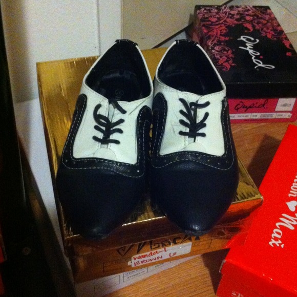 💢SOLD💢Two toned oxfords - Picture 2 of 3