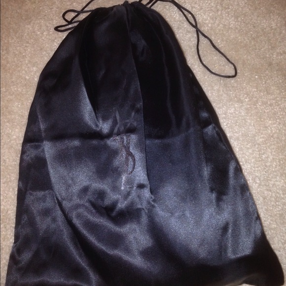 ❌❌SOLD❌❌Authentic YSL Clutch - Picture 2 of 3