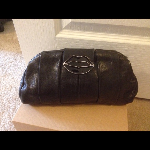 ❌❌SOLD❌❌Authentic YSL Clutch - Picture 3 of 3