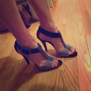 Size 6.5 Alfani heels. Worn once!