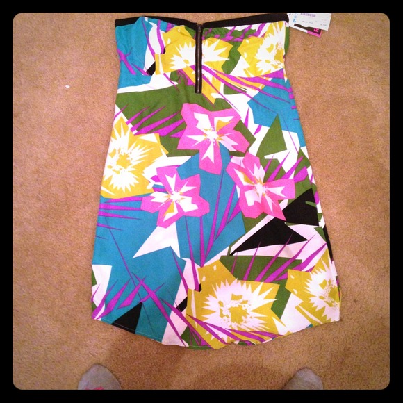 Roxy Dress. Size: L Never worn, new tags