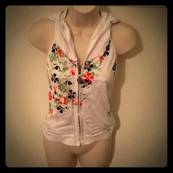 NWOT White Floral Sleeveless Vest with Hood