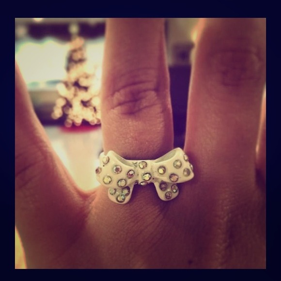 Jewelmint Take A Bow Ring 🎀