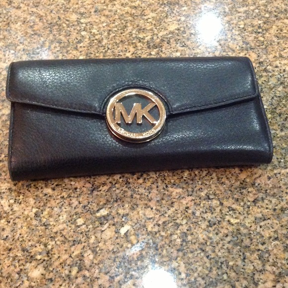 🚫Reserved🚫Authentic Michael Kors Wallet