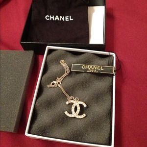 )Chanel CC logo necklace. Authentic!!! Sold