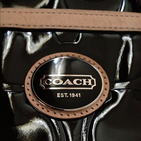 🎈Authentic Coach, black patent leather.