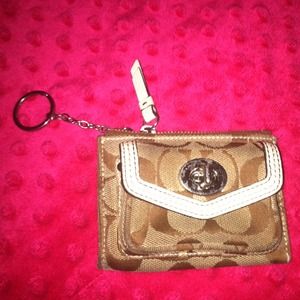 🚨SOLD🚨Coach coin purse with key chain, authentic