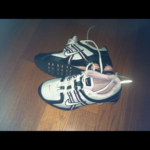 Nike shox size 5 1/2 $22 pp shipped!