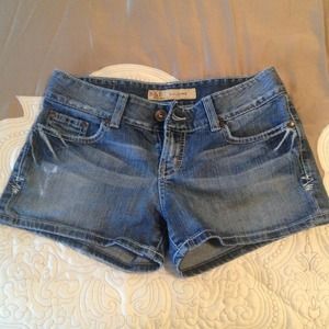 Bke buckle denim shorts