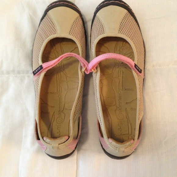 J-41 Supreme Comfort.  Tan and Pink Hiking Shoes.