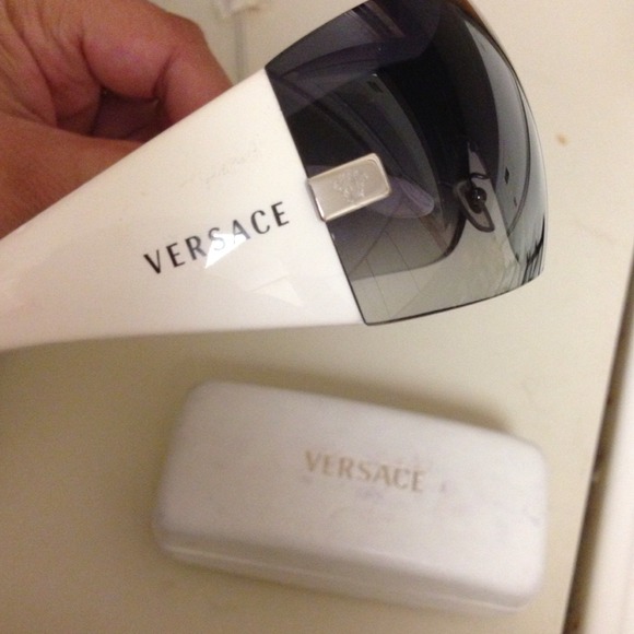 Versace sunglasses - Picture 3 of 3