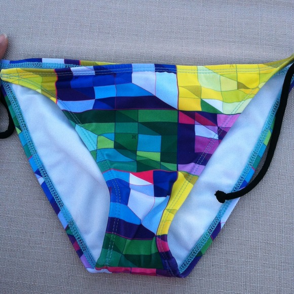 Hurley bottom bikini NWOT