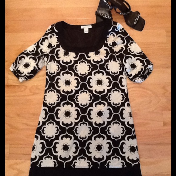 White House Black Market Dresses & Skirts - White House/Black Market Silk Tunic Dress (Sz. 4)