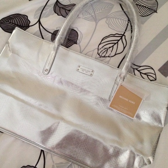 Michael Kors Signature Weekender Bag