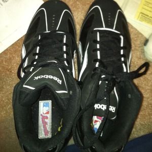 Mens Reebok Black NWOT Cleats