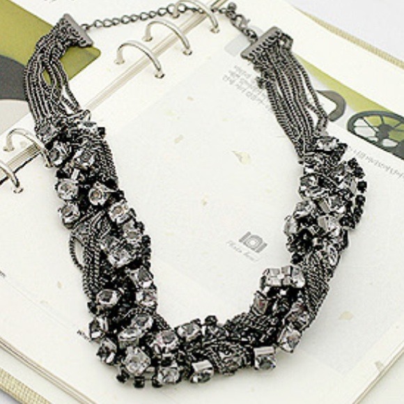 *NWT* Rhinestone braided statement necklace - Picture 4 of 4