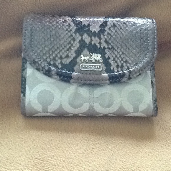 COACH OPT ART EMBOSSED MEDIUM WALLET taking offers