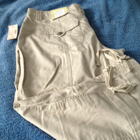 NEW Dressbarn khaki capri's,  100% cotton REDUCED