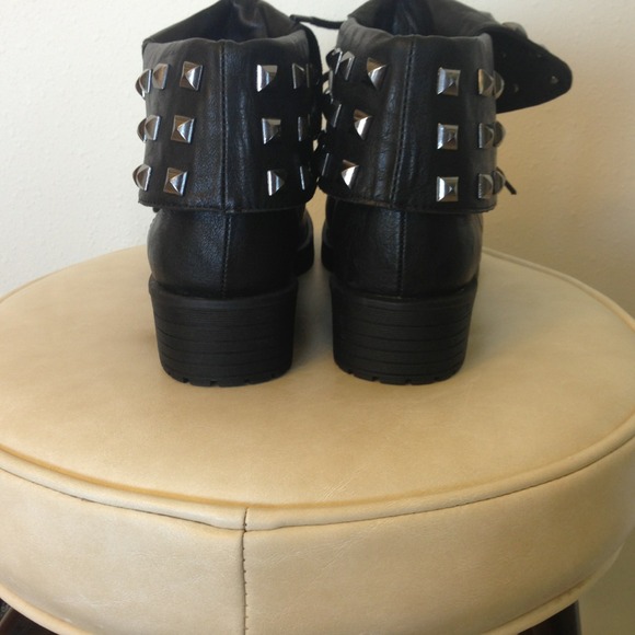 Sold! - Picture 2 of 4