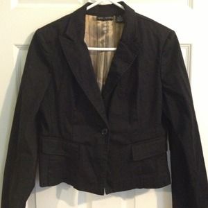Cropped black blazer