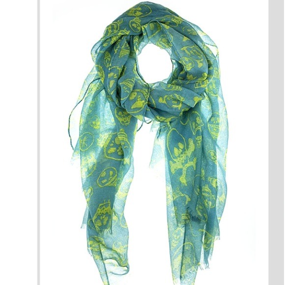 skull scarf
