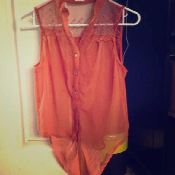 Mesh sleeveless tank! - Picture 1 of 2