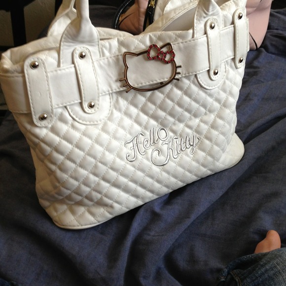 New white quilted leather hello kitty purse