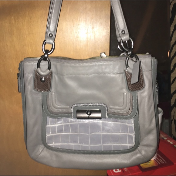 Coach willing to take best offer no trades - Picture 1 of 4
