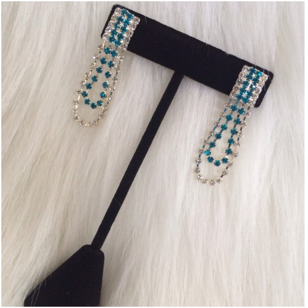 💝2X HOST PICK💝 Crystal Necklace and Earring Set - Picture 4 of 4