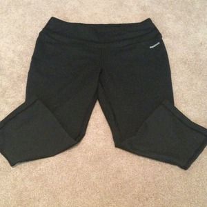 Reebok capris size large