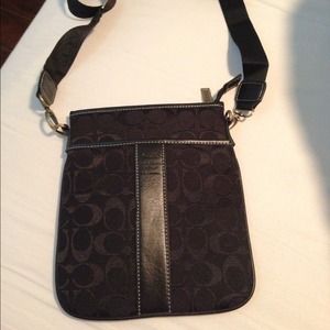 💢PRICE CUT💢Black Body bag