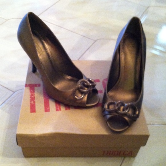 Kenneth Cole pumps