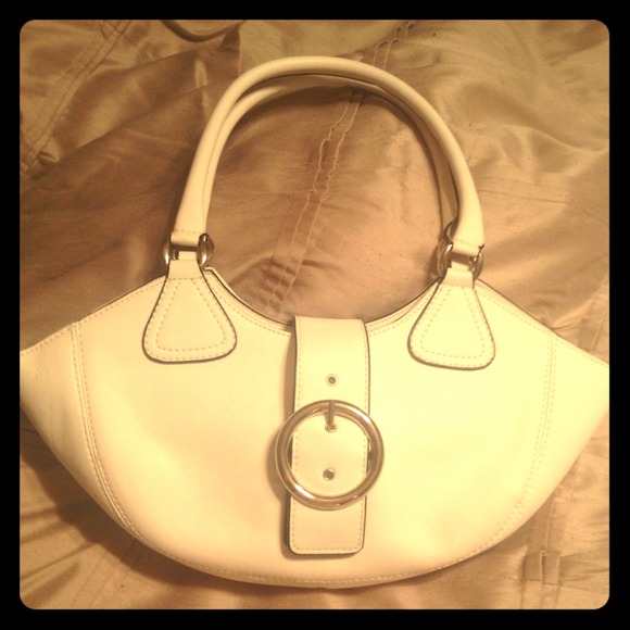 ❌SOLD❌ 💛💛 All white leather purse 💛💛