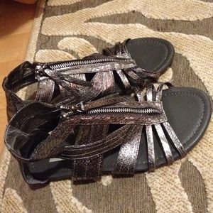 Steve Madden graphite gladiator sandals ✨💀