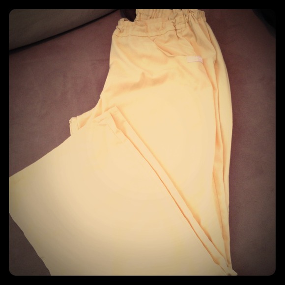Cherokee scrub pants (yellow)